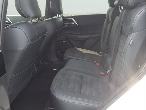 Used 2025 Mitsubishi Outlander SE AWD/4WD image 13