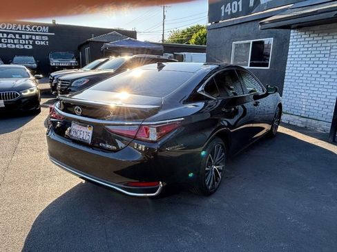 Used 2024 Lexus ES 300h w/ Premium Package FWD image 25