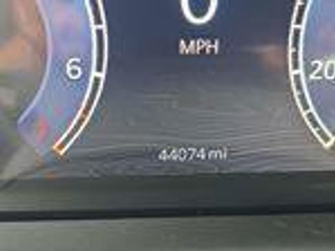 Used 2023 Jeep Grand Cherokee Laredo AWD/4WD image 9