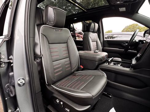 Used 2025 GMC Yukon AT4 Ultimate w/ LPO, Floor Liner Package AWD/4WD image 27
