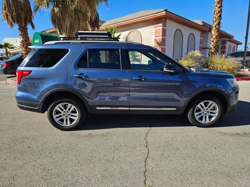 Used 2018 Ford Explorer XLT w/ Equipment Group 201A image 7