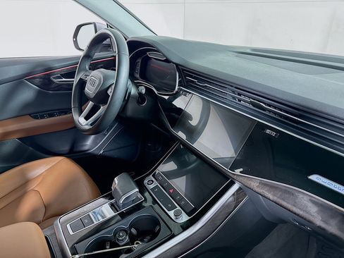 Used 2022 Audi Q8 Premium Plus w/ Premium Plus Package image 31