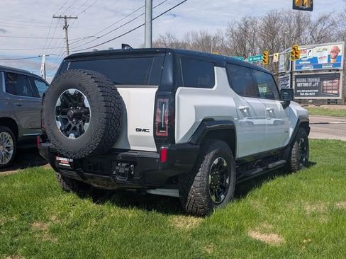 New 2024 GMC Hummer EV 2X w/ Extreme Off-Road Package AWD/4WD image 8