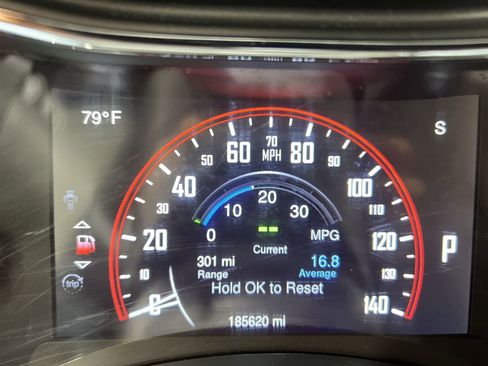 Used 2015 Dodge Durango R/T w/ Technology Group AWD/4WD image 15