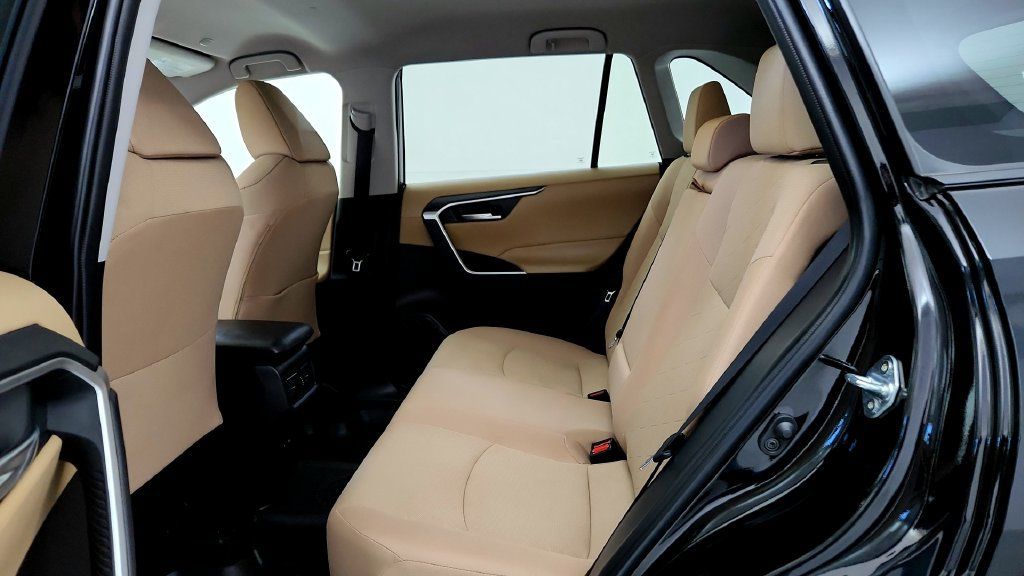 Certified 2025 Toyota RAV4 XLE AWD/4WD image 21