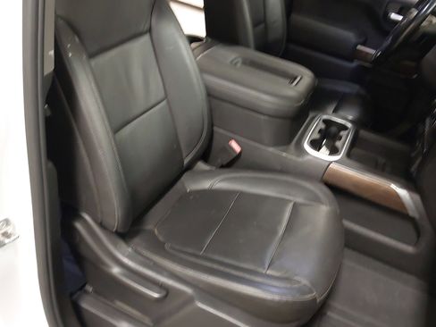 Used 2019 Chevrolet Silverado 1500 RST image 28