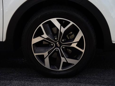 Used 2021 Kia Sportage EX w/ EX Technology Package image 9