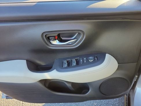 Certified 2024 Honda HR-V EX-L image 19