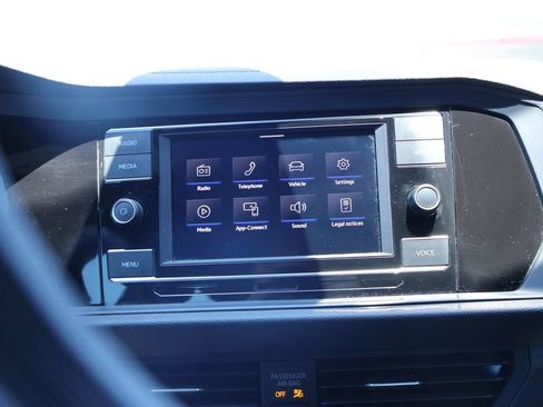 Used 2024 Volkswagen Jetta Sport image 4