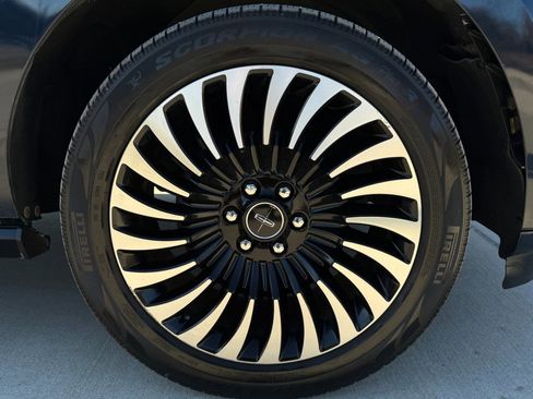 Used 2018 Lincoln Navigator Black Label w/ Cargo Package image 38