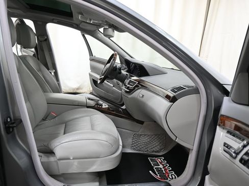 Used 2010 Mercedes-Benz S 550 4MATIC image 9