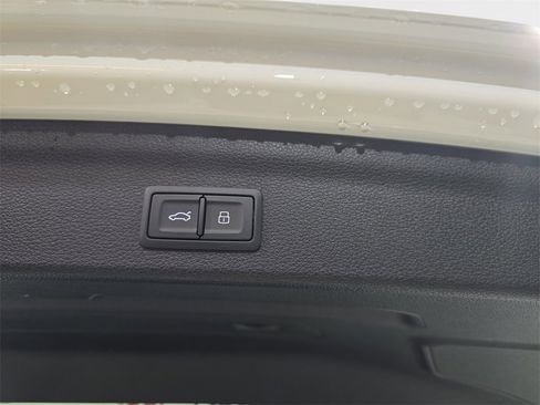 Used 2025 Audi Q3 2.0T Premium w/ Convenience Package image 13