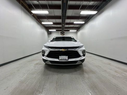 Certified 2025 Chevrolet Blazer LT image 3