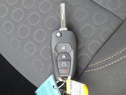 Used 2022 Chevrolet Trax LS w/ Tint and Cruise Package image 32