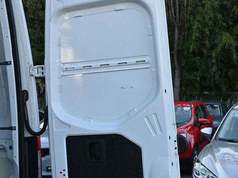 Used 2025 Mercedes-Benz Sprinter 2500 image 11