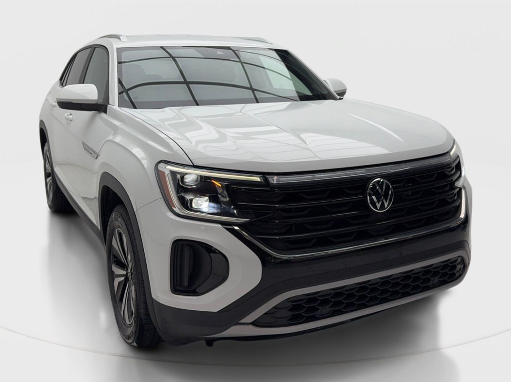 Used 2024 Volkswagen Atlas Cross Sport SE FWD image 3