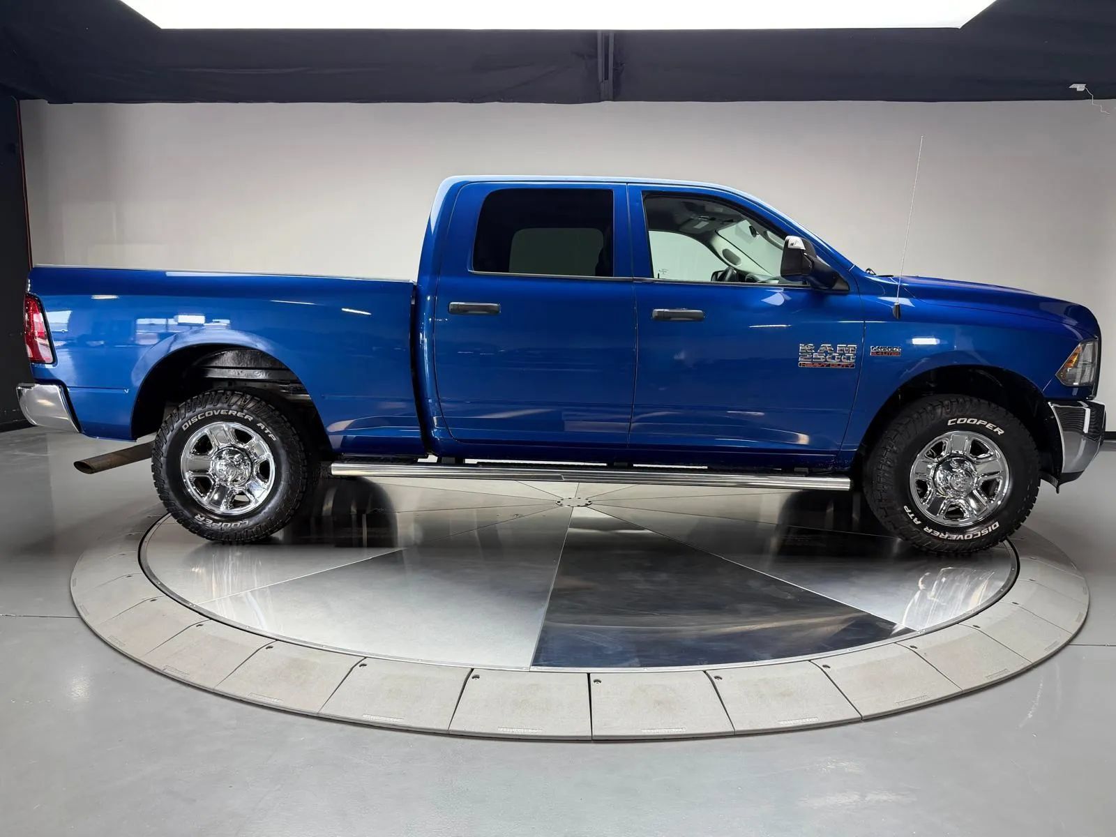 Used 2018 RAM 2500 Tradesman w/ Chrome Appearance Group RWD image 6