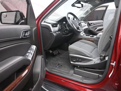 Used 2020 GMC Yukon SLE w/ SLE Value Package AWD/4WD image 9