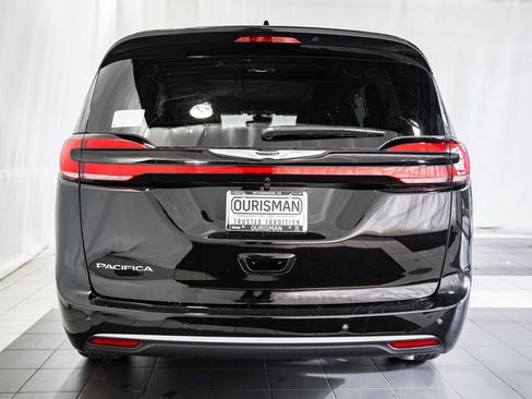 New 2026 Chrysler Pacifica Pinnacle image 5