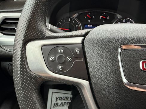 Used 2023 GMC Acadia SLE w/ Driver Convenience Package image 28