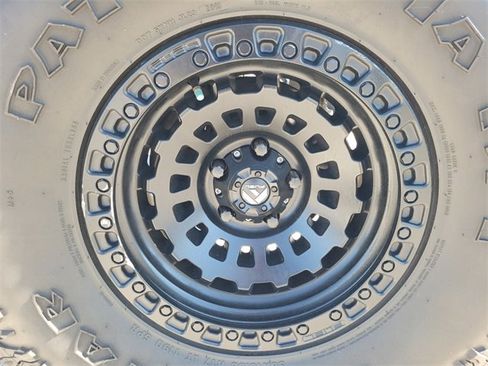 Used 2019 Jeep Wrangler Sport image 10