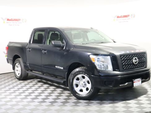 Used 2019 Nissan Titan S w/ S Utility Package image 3