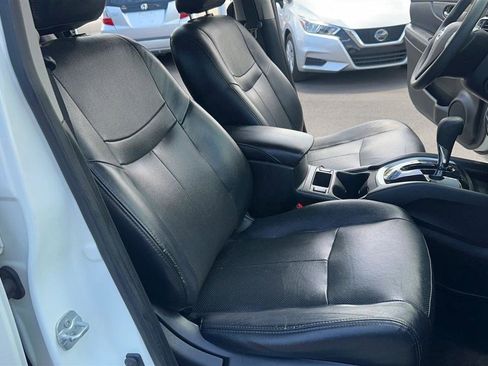 Used 2016 Nissan Rogue SV w/ SV Premium Package image 20