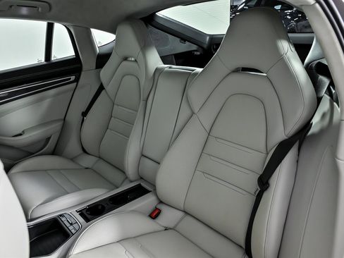 Used 2019 Porsche Panamera Turbo image 24