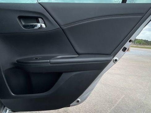 Used 2014 Honda Accord EX-L image 32