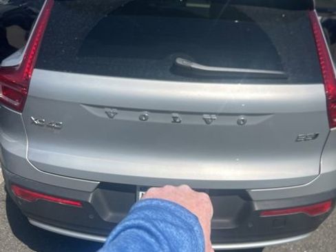 Used 2023 Volvo XC40 B5 Plus w/ Driver Assist Package image 8