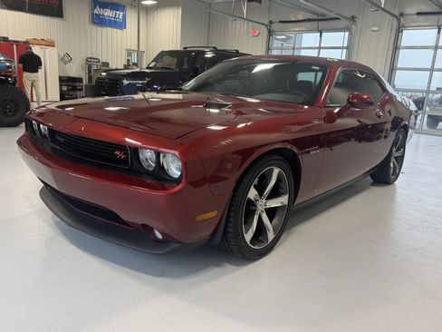 Used 2014 Dodge Challenger R/T RWD image 7