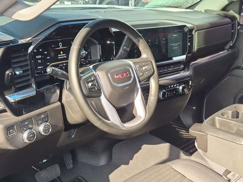 Used 2024 GMC Sierra 1500 Elevation AWD/4WD image 2