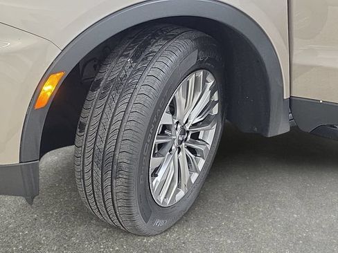 Certified 2024 Cadillac XT4 Premium Luxury AWD/4WD image 28