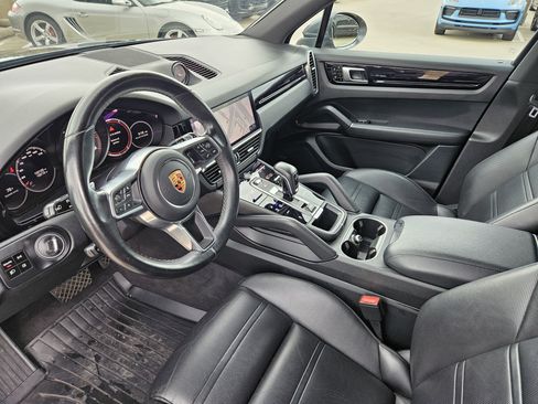 Used 2019 Porsche Cayenne AWD/4WD image 4