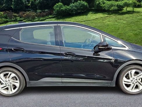 Used 2023 Chevrolet Bolt LT w/ Driver Confidence Package image 9