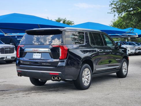Used 2022 GMC Yukon XL Denali AWD/4WD image 5