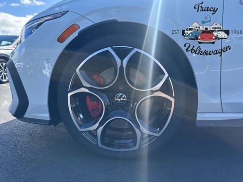 New 2025 Volkswagen GTI Autobahn image 9