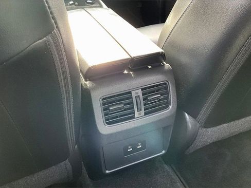 Certified 2024 Nissan Rogue SL image 10