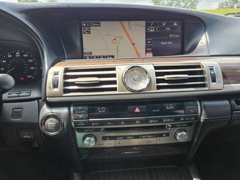 Used 2015 Lexus LS 460 w/ Comfort Package RWD image 18
