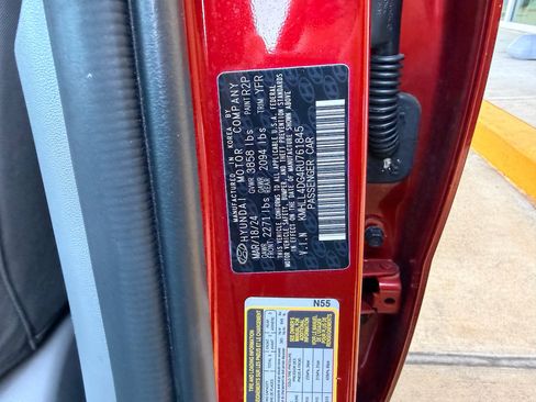 Used 2024 Hyundai Elantra SE FWD image 29