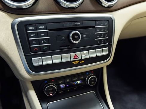 Used 2018 Mercedes-Benz GLA 250 4MATIC image 19