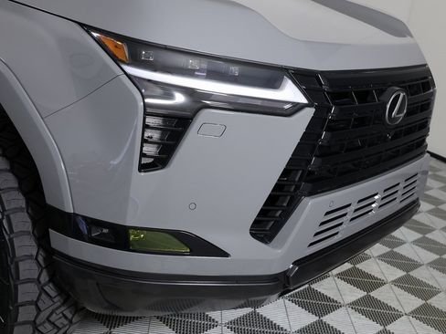 Used 2025 Lexus GX 550 image 48