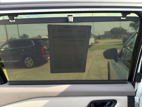 Used 2025 Nissan Rogue SL w/ Tech Package FWD image 27