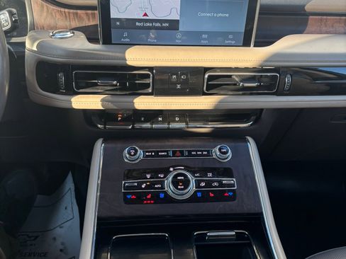 Used 2021 Lincoln Aviator Reserve w/ Equipment Group 201A image 12