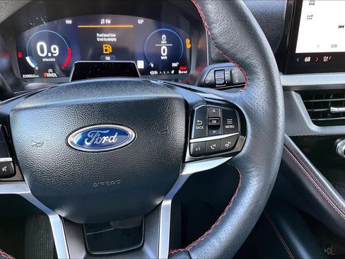 Used 2025 Ford Explorer ST-Line w/ ST-Line Street Pack image 24