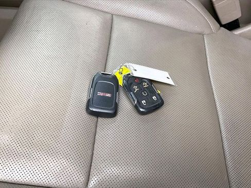 Used 2019 GMC Yukon XL SLT w/ Open Road Package image 14