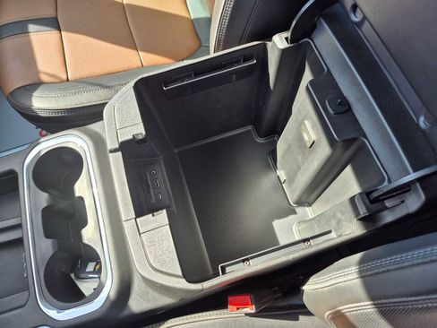 Used 2023 Chevrolet Silverado 3500 High Country w/ Technology Package image 28