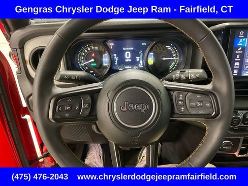 Used 2024 Jeep Wrangler Unlimited w/ Convenience Group AWD/4WD image 39