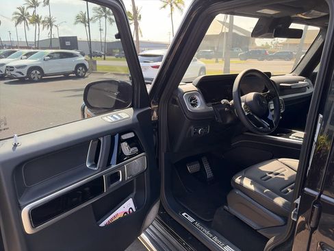 Used 2025 Mercedes-Benz G 550 image 9