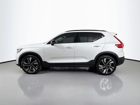 Certified 2023 Volvo XC40 B5 Plus image 9